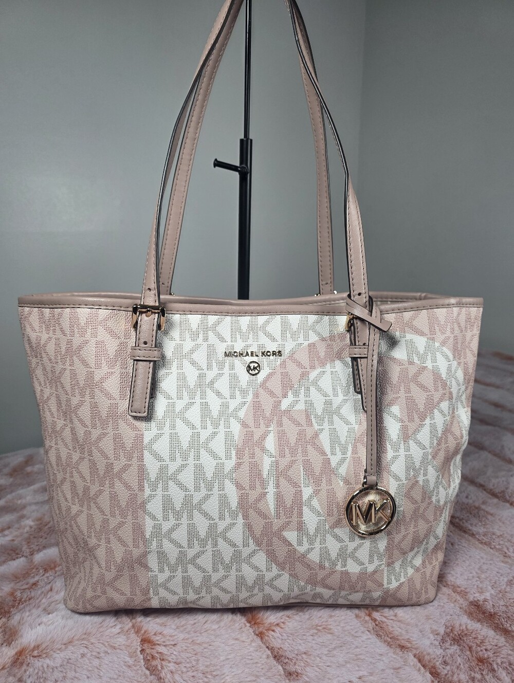 Michael Kors Jet Set Two-Tone Logo Tote - Picture 3 of 7